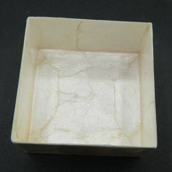 Capiz Shell Kitten Trinket Box, 3"x3"x1.5" - Picture 5 of 7